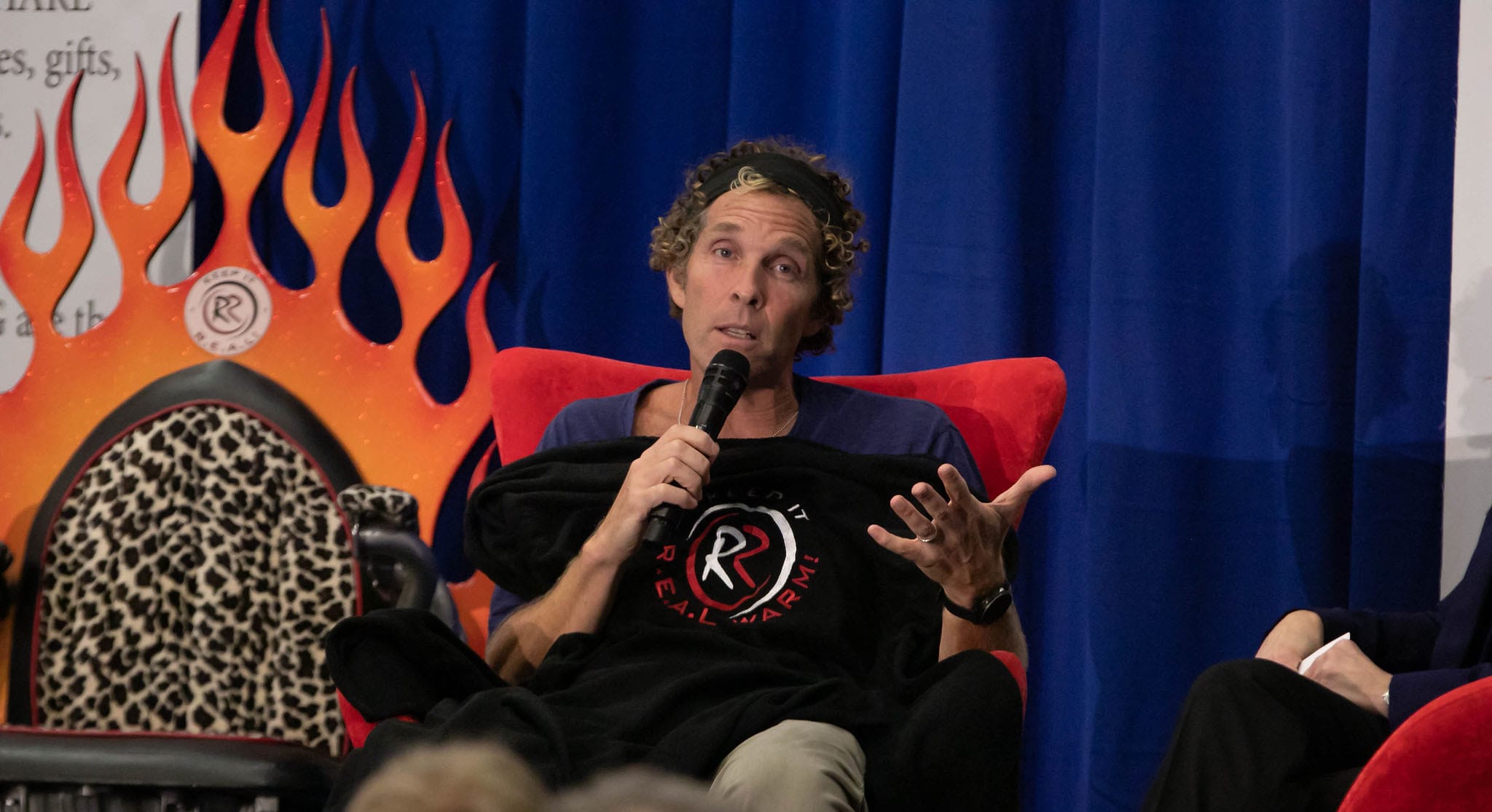 VIDEO] How Jesse Itzler Sold His First Marquis Jet Card With A Muffin - MSP  Success